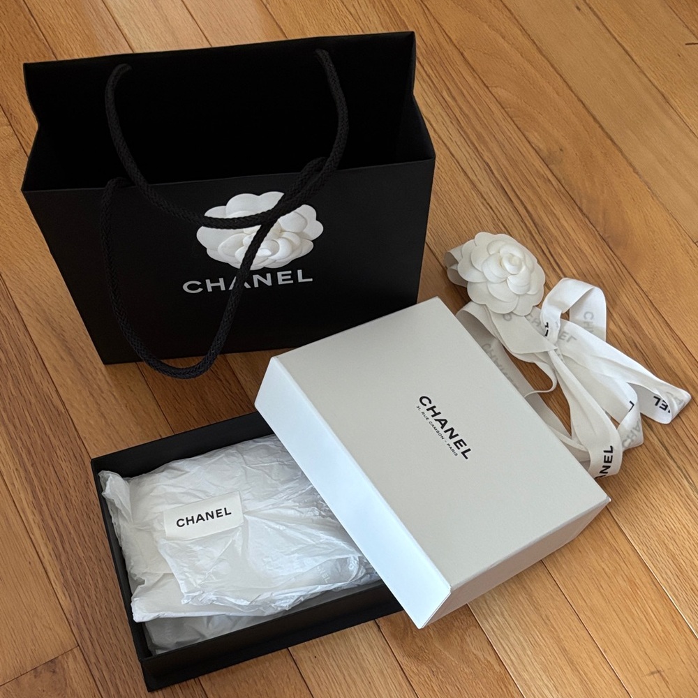 Chanel Elegant Gift Black and White Box Set